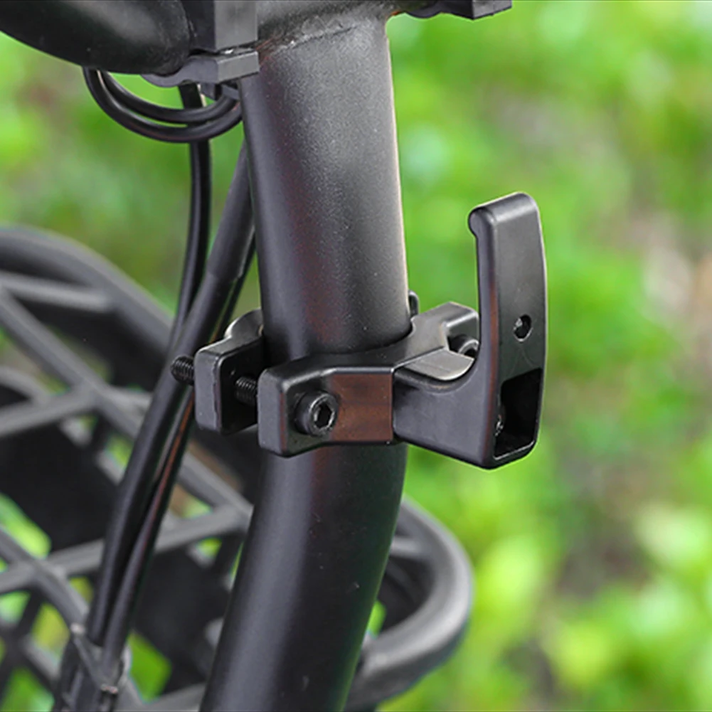 Ganci per Accessori Casco Moto - Cycling Gear Hanger recensione e prezzo